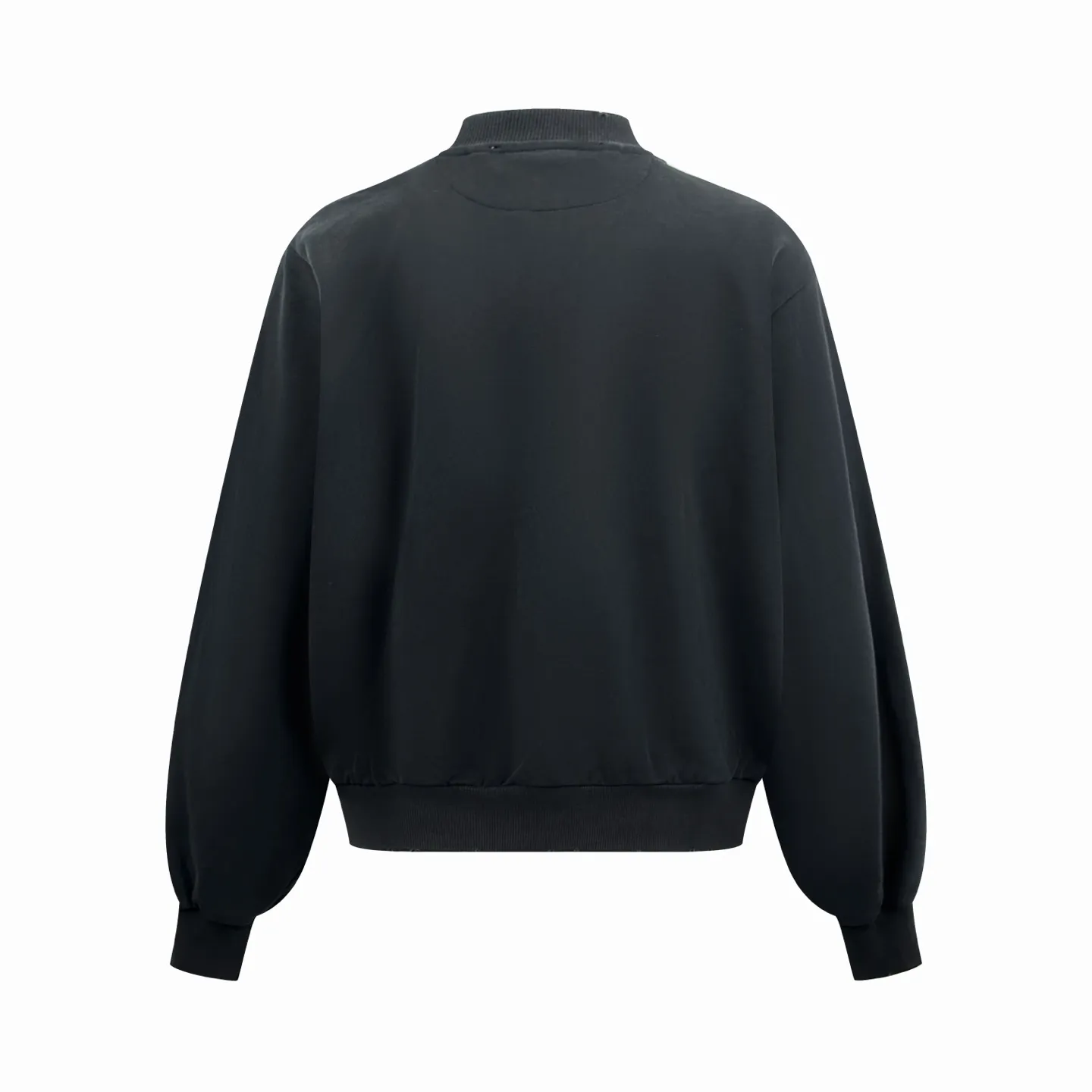 Women's Acn Studios spray-painted distressed logo baseball collar jacket, custom-ordered soft velvet fleece cotton, crisp and smooth, soft and soft against the skin. A charcoal-toned matte black sets the tone, and natural old-fashioned blending enriches the visual hierarchy. It has a calm and cool Nordic luxury temperament. The Acne Studios logo print on the chest serves as the visual focus, highlighting the brand's charm. The natural distressed smudge creates a layered beauty with warmth, the baseball collar zipper sweatshirt silhouette is cut, the loose shoulders weaken the restraint of the shoulder line, and the neat short cut proportion optimizes the waistline, easily creating a superior 37-point figure. The simple letters carry the retro atmosphere and create an effortless casual and fashionable feel. 1 Glue printing uses glue liquid paint to print patterns on fabrics, and bakes the fabric to fix the printed patterns. 2. Gradient distressed spray paint. By spraying dyes of different colors on the surface of the fabric, the clothes can show rich color changes under different lights and increase the visual layering. 3. Positioning and wear-and-tear. Many places on the garment body are regularly positioned and worn manually. Manual brush marks are added to add texture and depth to the surface of the clothing to imitate the texture of natural wear and tear. 4. Enzyme washing treatment: The fabrics have been fermented and washed, so they have a better hand feel and texture, are not easy to deform, shrink or fade, and maintain long-term beauty. Accessories: Customized 1:1 Acne zipper Customized 1:1 Acne trademark Version: Loose version Size: S M L Style number: FF